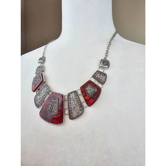 Necklace bib style Red marble look stones with silver fiigree - Picture 3 of 5